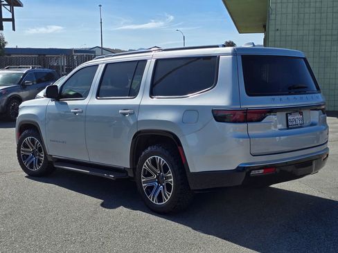 Used 2022 Jeep Wagoneer Series III image 3