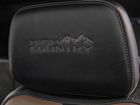 Used 2022 Chevrolet Silverado 3500 High Country image 33