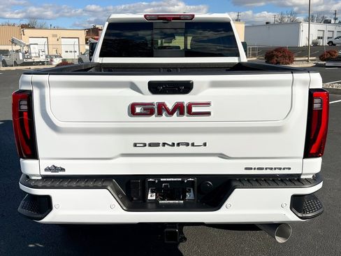 Used 2025 GMC Sierra 2500 Denali image 10