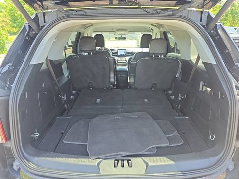 Certified 2024 Ford Explorer XLT w/ Equipment Group 202A AWD/4WD image 7