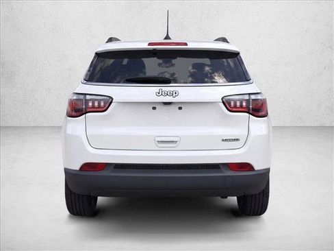 Used 2021 Jeep Compass Latitude FWD image 6