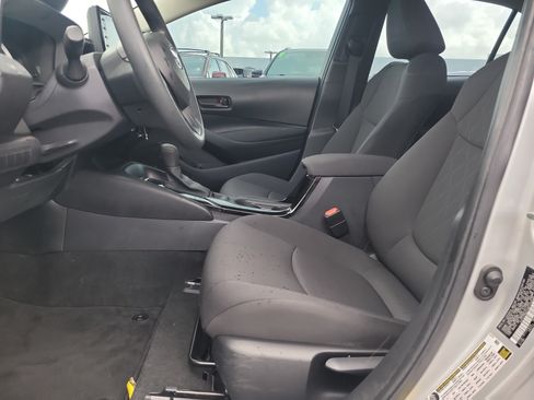 Used 2022 Toyota Corolla LE FWD image 16