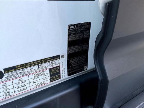 Used 2022 Land Rover Defender 110 SE image 18