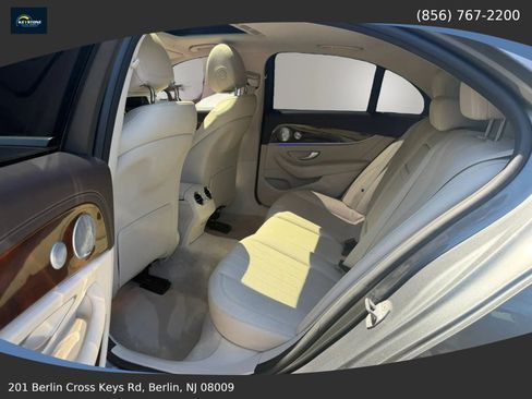 Used 2018 Mercedes-Benz E 300 4MATIC w/ Premium 1 Package image 12