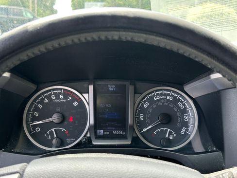 Used 2022 Toyota Tacoma SR5 w/ Technology Package RWD image 13