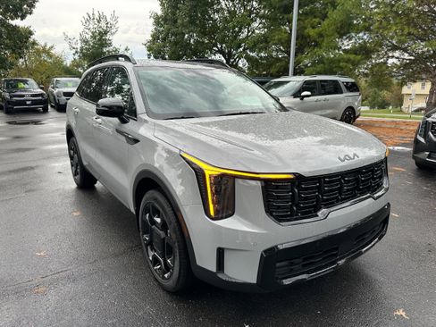 New 2026 Kia Sorento X-Line EX image 3