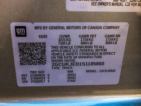 Used 2025 Chevrolet Silverado 1500 High Country AWD/4WD image 14