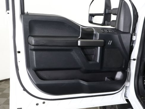 Used 2018 Ford F150 XLT w/ Equipment Group 302A Luxury AWD/4WD image 18