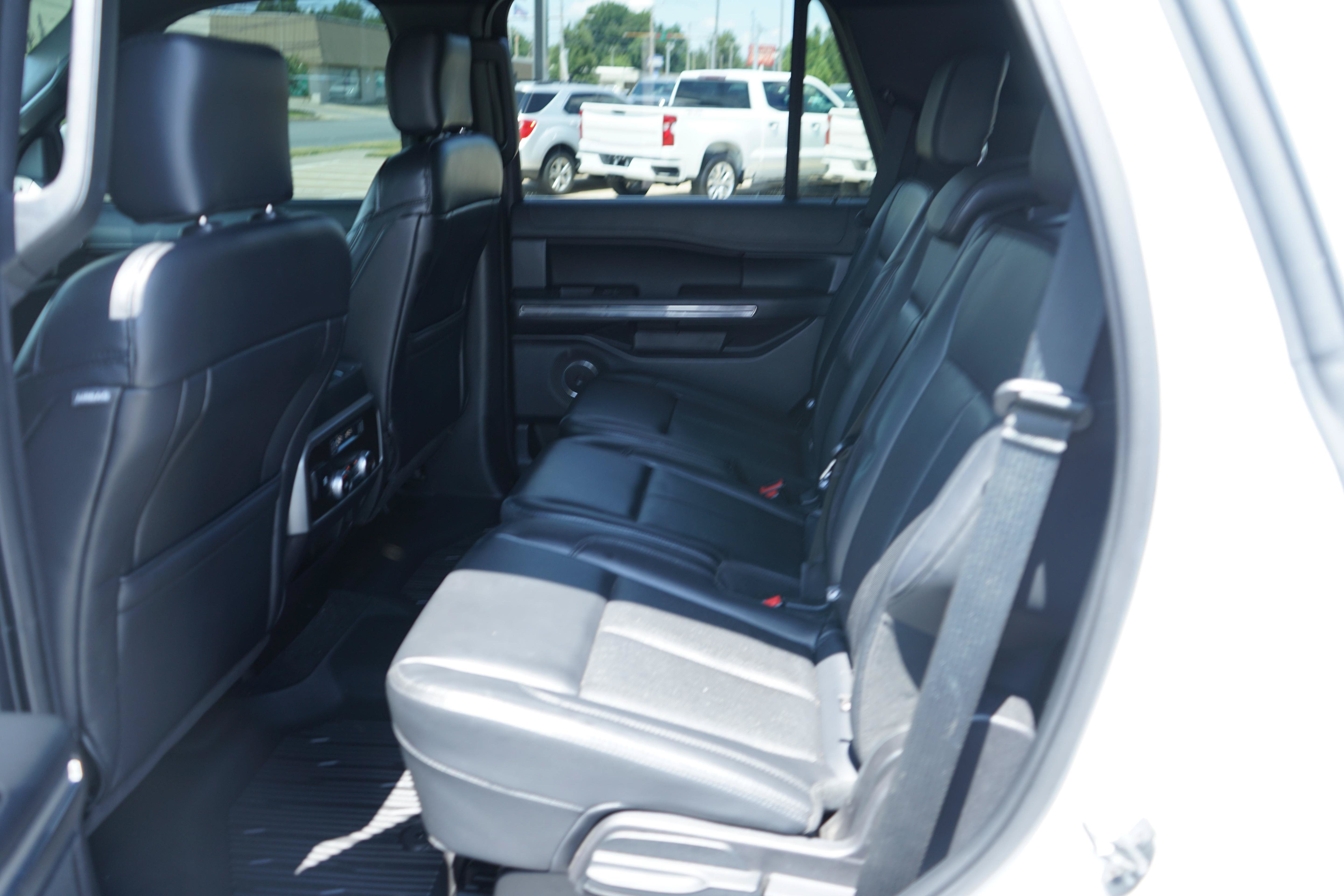 Used 2019 Ford Expedition XLT w/ Equipment Group 201A RWD image 19