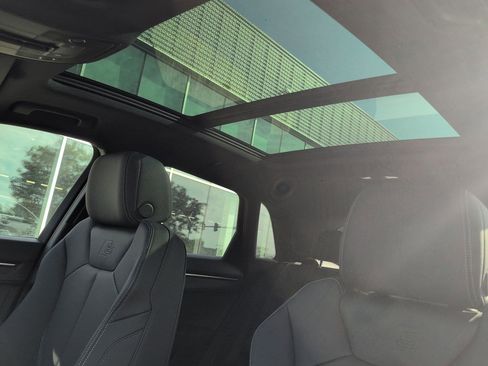 New 2025 Audi Q3 2.0T Premium image 18