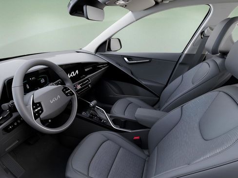 New 2025 Kia Niro SX image 17