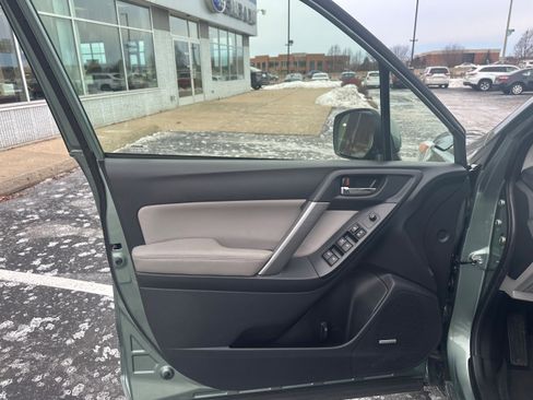 Used 2016 Subaru Forester 2.5i Touring w/ Eyesight & Navigation System image 17