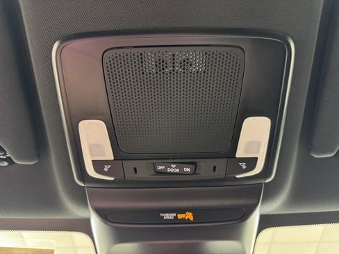 Used 2025 Honda HR-V Sport image 36