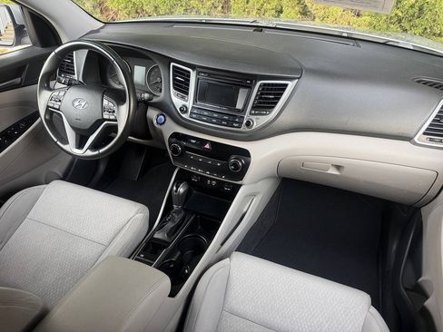 Used 2017 Hyundai Tucson Sport FWD image 9