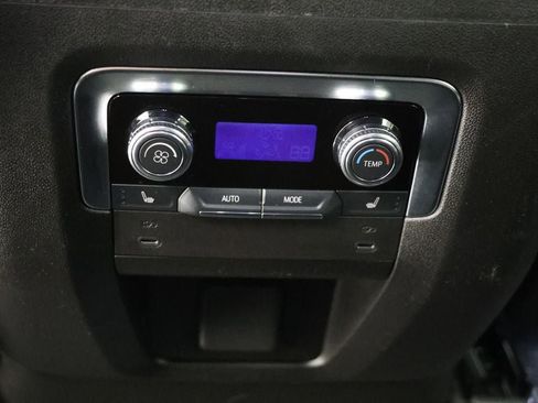 Used 2025 GMC Yukon XL Denali image 13