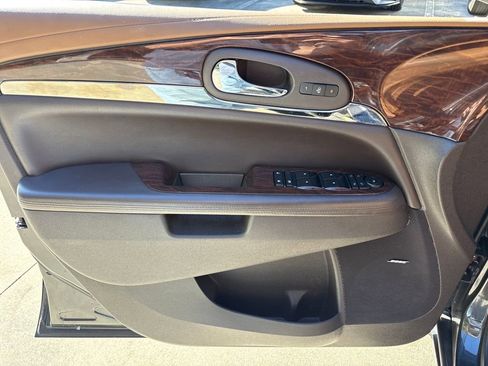 Used 2016 Buick Enclave Premium image 16