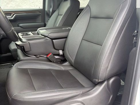 Used 2023 Chevrolet Silverado 1500 LT w/ Leather Package AWD/4WD image 12