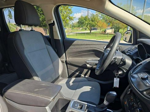 Used 2017 Ford Escape SE w/ Equipment Group 201A image 20