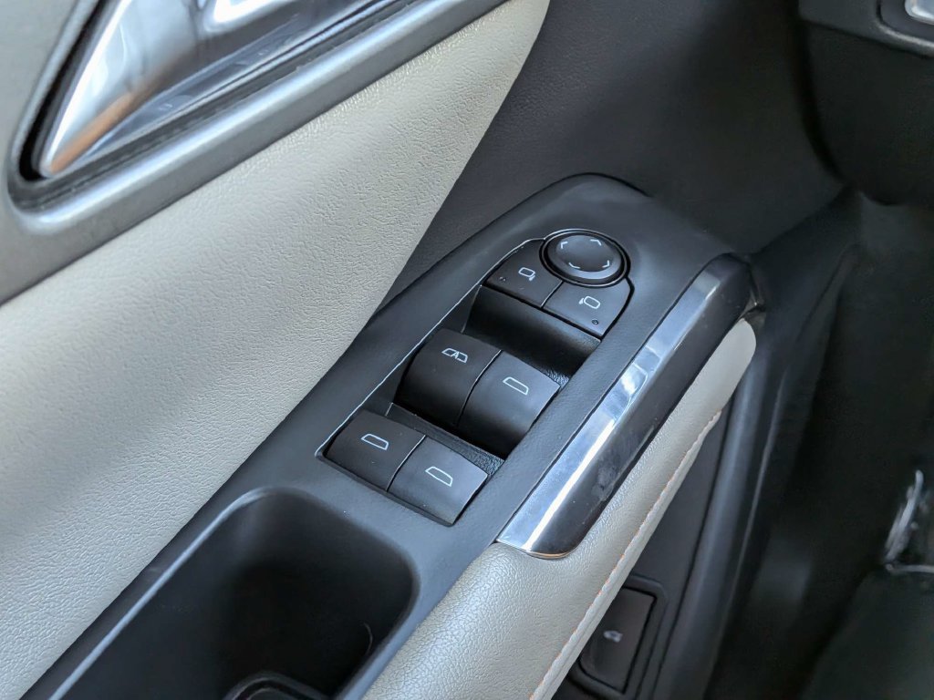 Used 2026 Chevrolet Traverse LT w/ Driver Confidence Package FWD image 21