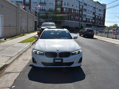 Used 2024 BMW 330i Sedan w/ Convenience Package RWD image 3