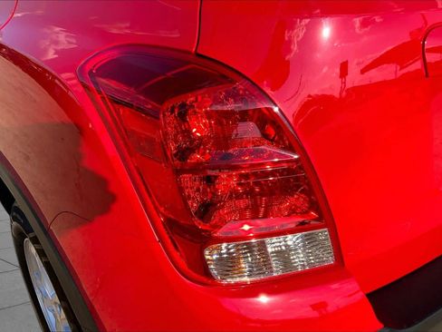 Used 2016 Chevrolet Trax LT w/ LT Sun and Sound Package FWD image 27