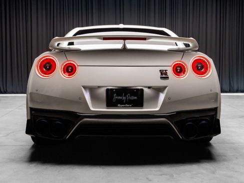 Used 2020 Nissan GT-R Premium AWD/4WD image 49
