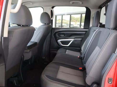 Used 2023 Nissan Titan SV image 33