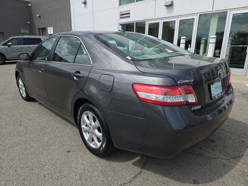 Used 2011 Toyota Camry LE w/ LE Extra-Value Pkg FWD image 11