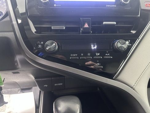 Used 2023 Toyota Camry SE image 27