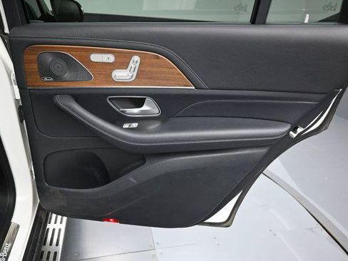 Used 2021 Mercedes-Benz GLS 580 4MATIC image 40