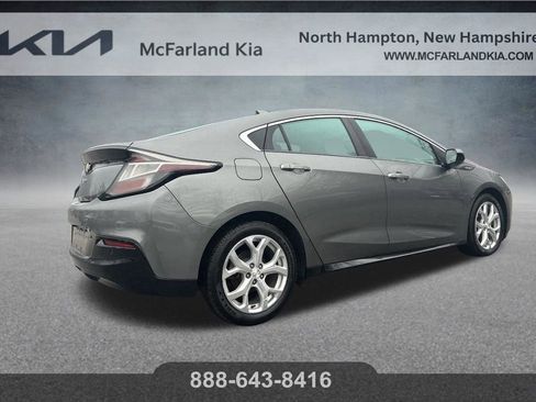 Used 2017 Chevrolet Volt Premier w/ Driver Confidence II Package FWD image 6