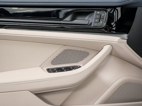 New 2026 Porsche Panamera 4 image 6