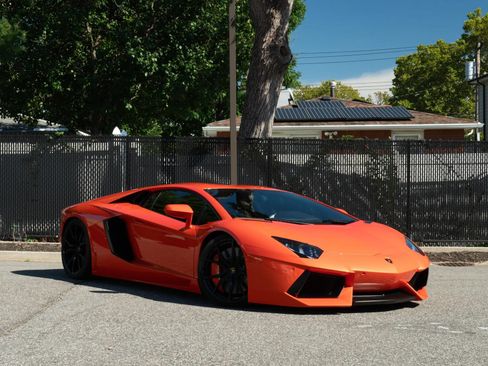 Used 2015 Lamborghini Aventador LP 700-4 AWD/4WD image 2