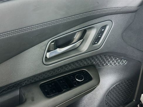 Used 2023 Nissan Ariya FWD image 15