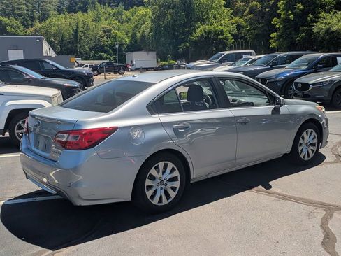 Used 2015 Subaru Legacy 2.5i Premium w/ Moonroof Package AWD/4WD image 2