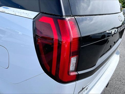 Used 2025 Ford Expedition Active AWD/4WD image 25