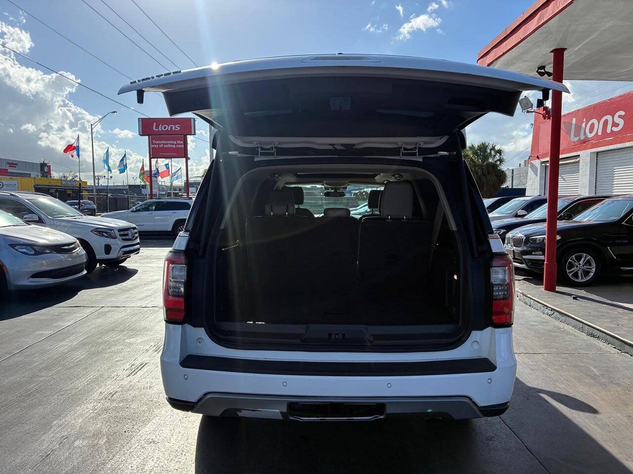Used 2020 Ford Expedition Max Limited RWD image 10