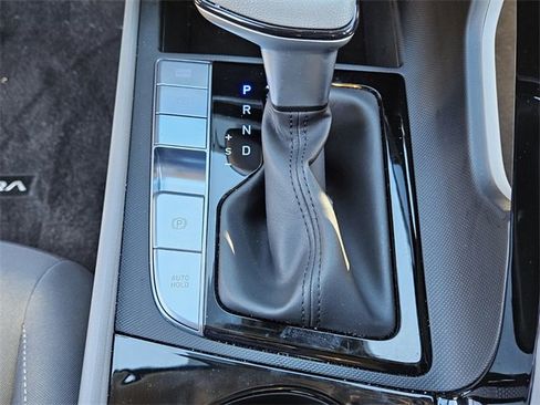 Used 2025 Hyundai Elantra Blue image 18