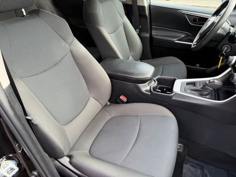 Used 2022 Toyota RAV4 LE image 27