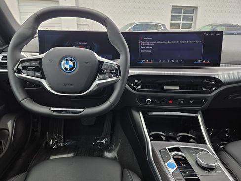 Used 2025 BMW i4 xDrive40i AWD/4WD image 27
