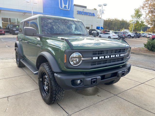 Used 2023 Ford Bronco Black Diamond AWD/4WD image 2
