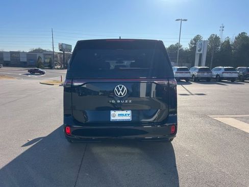 New 2025 Volkswagen ID. Buzz Pro S RWD image 4