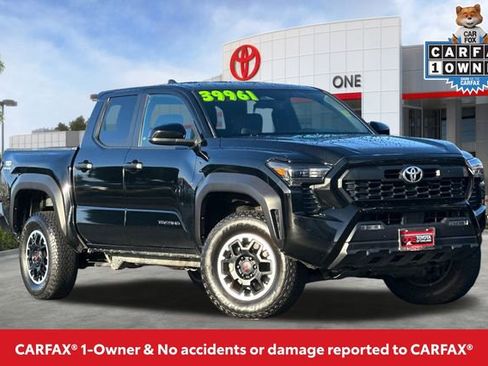 Used 2024 Toyota Tacoma TRD Off-Road image 2