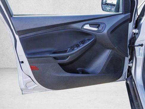 Used 2016 Ford Focus SE image 12