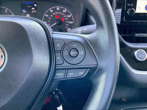 Used 2025 Toyota Corolla LE w/ Convenience Package FWD image 24