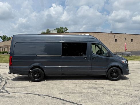 Used 2024 Mercedes-Benz Sprinter 2500 image 5