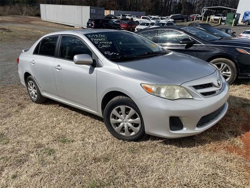 Used 2011 Toyota Corolla LE image 1
