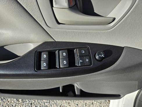 Used 2016 Toyota Sienna L image 22