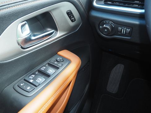 New 2026 Chrysler Pacifica Pinnacle image 31