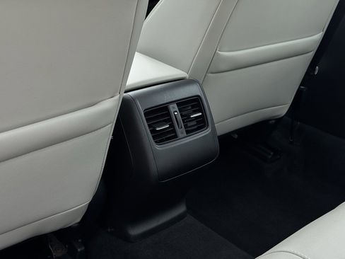 Used 2018 Honda Accord Touring image 27